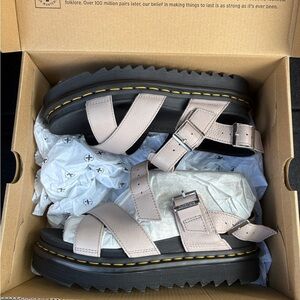 Dr. Martens Voss II Platform Strappy  Sandals Women's Size US 9